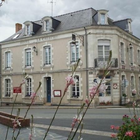 Le Relais De La Caleche Hotel Saint-Denis-dʼAnjou Buitenkant foto