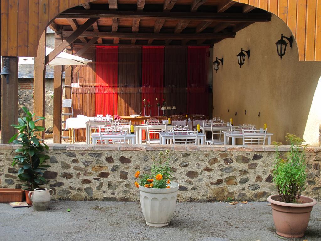 Le Relais De La Caleche Hotel Saint-Denis-dʼAnjou Buitenkant foto