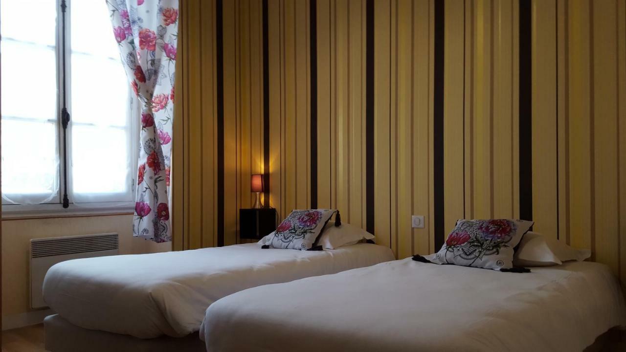 Le Relais De La Caleche Hotel Saint-Denis-dʼAnjou Buitenkant foto
