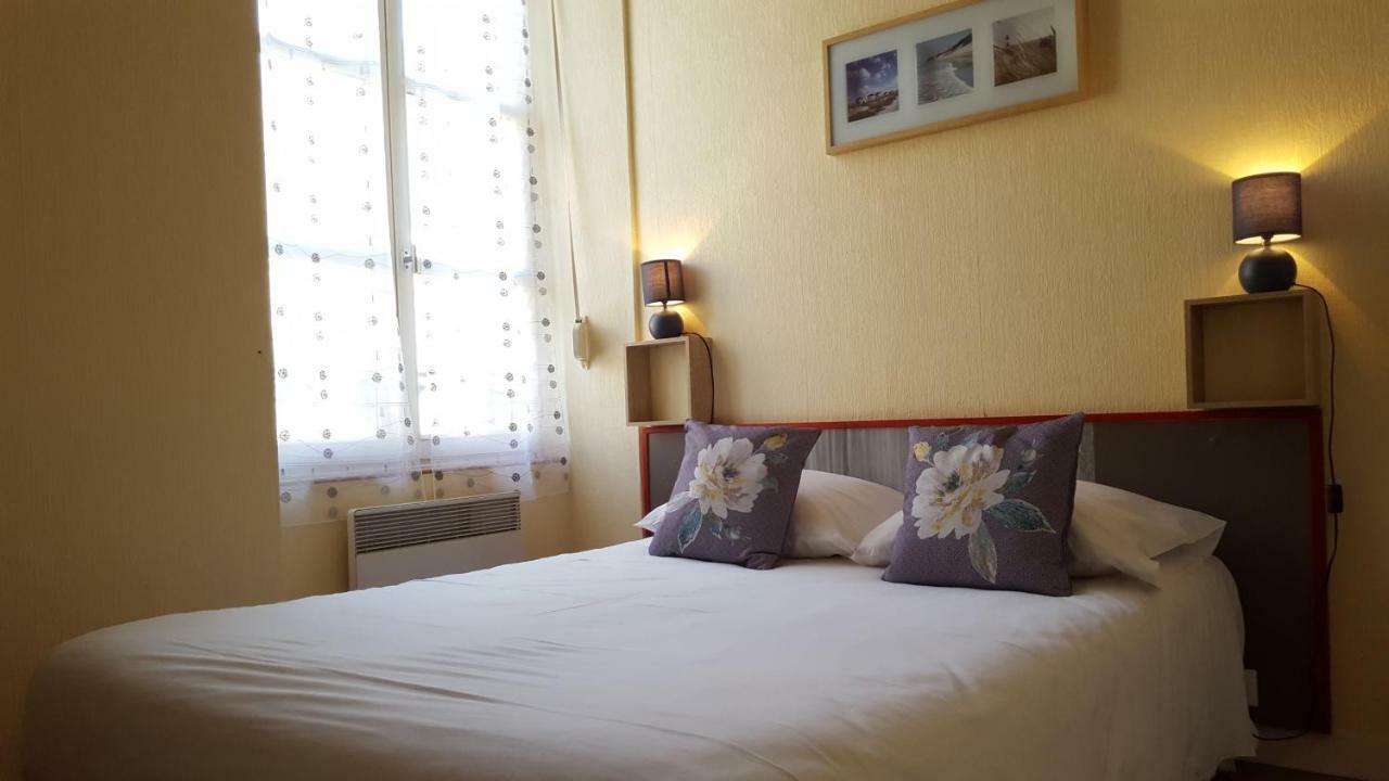 Le Relais De La Caleche Hotel Saint-Denis-dʼAnjou Buitenkant foto