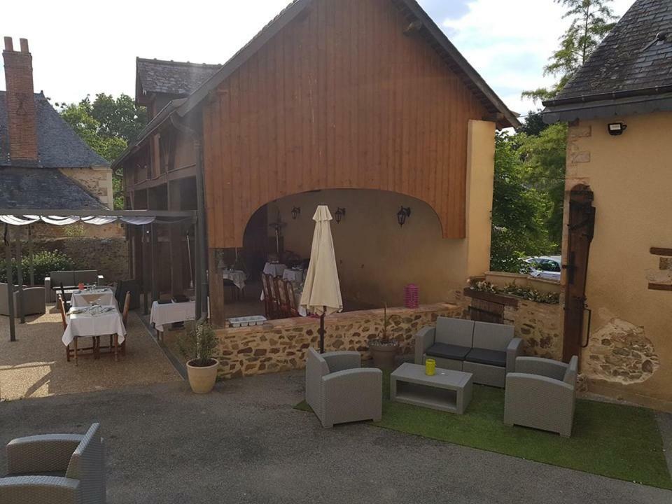 Le Relais De La Caleche Hotel Saint-Denis-dʼAnjou Buitenkant foto
